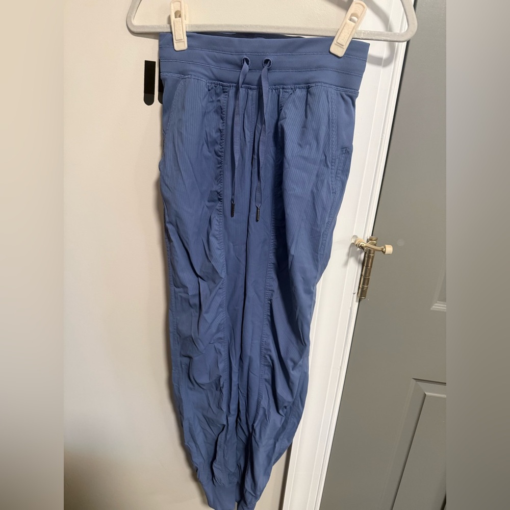 Lululemon dance studio joggers size 4